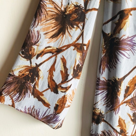 Kimchi Blue Bell Sleeve Keyhole Shift Mini Dress - Picture 7 of 7